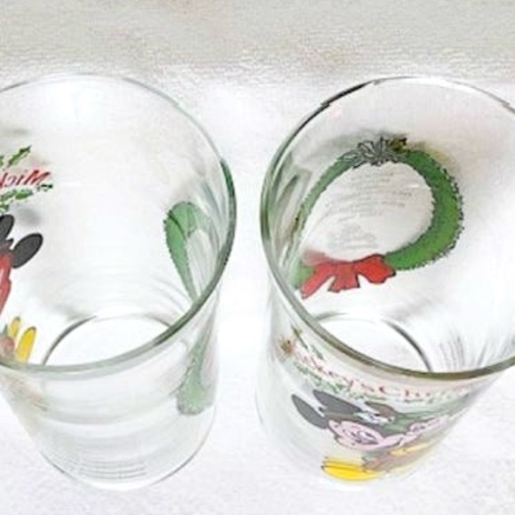 Vintage 1982 Walt Disney and The Coca Cola Company Mickey's Christmas Glasses - Picture 7 of 11